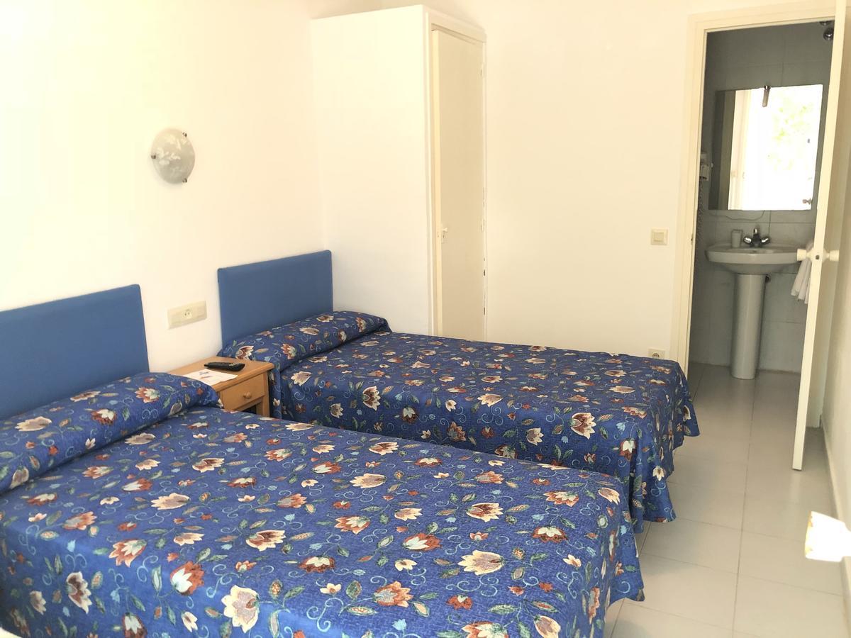 Hostal Univers Calella Extérieur photo