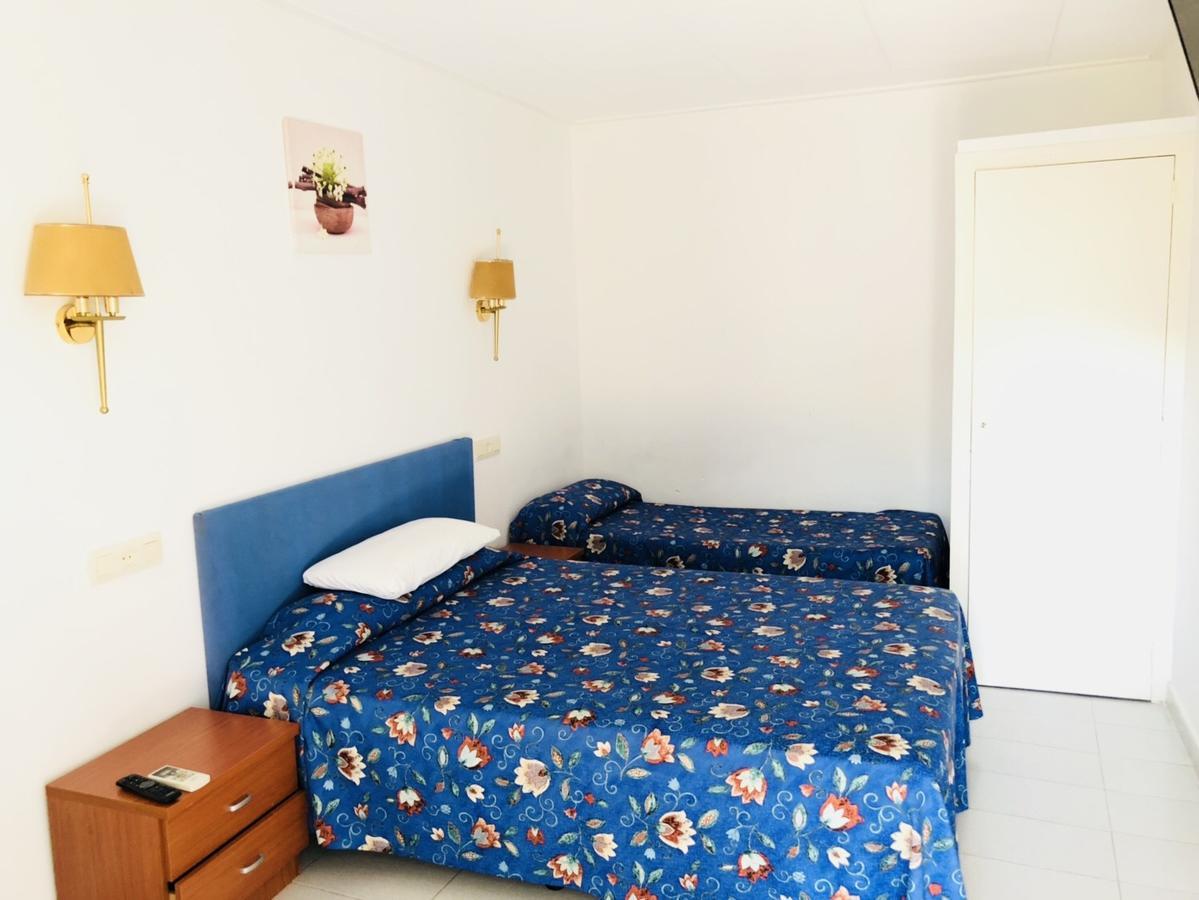 Hostal Univers Calella Extérieur photo