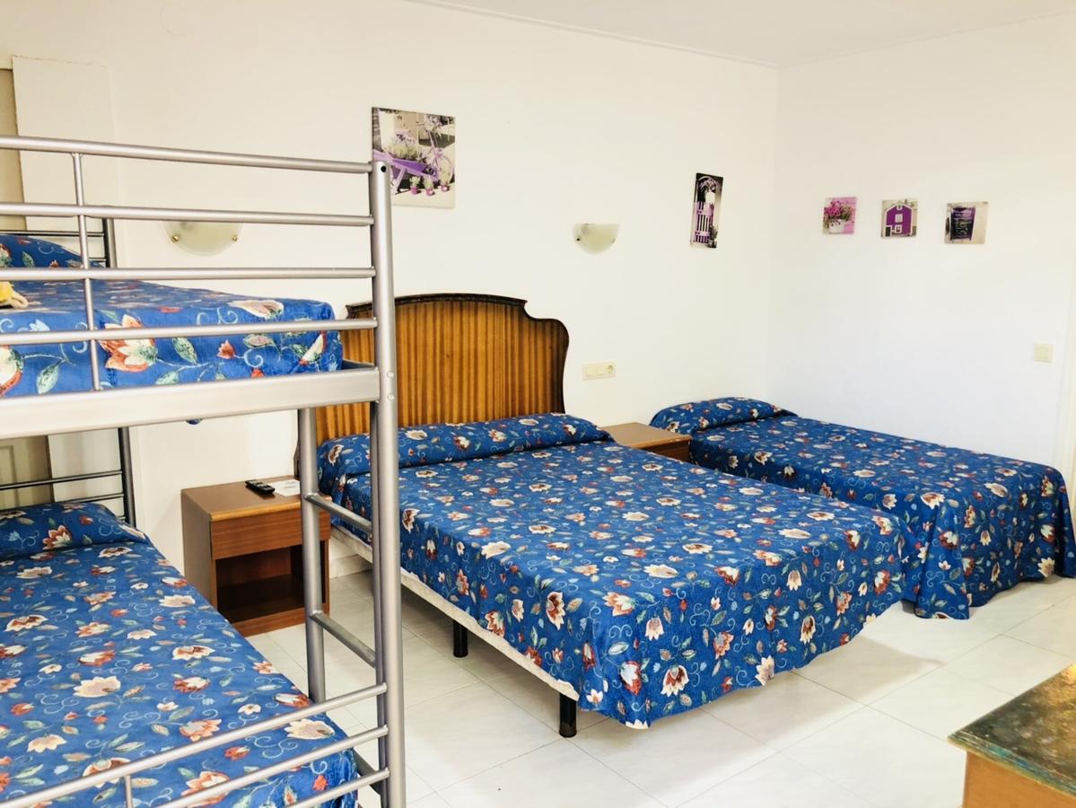 Hostal Univers Calella Extérieur photo