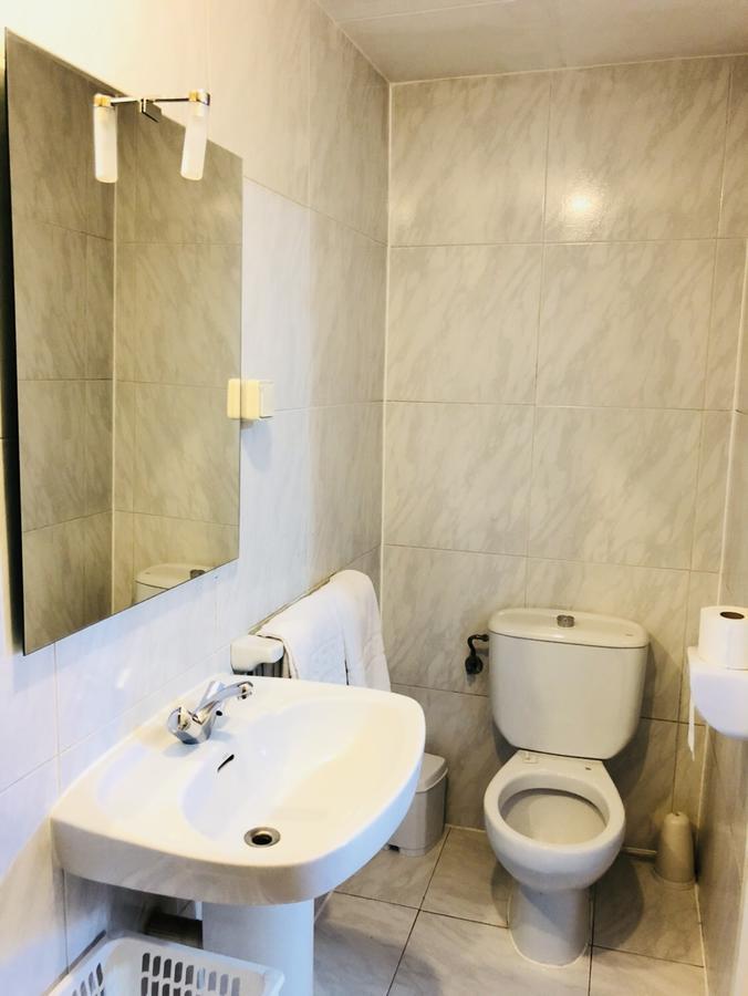 Hostal Univers Calella Extérieur photo