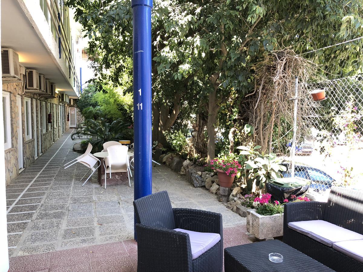 Hostal Univers Calella Extérieur photo