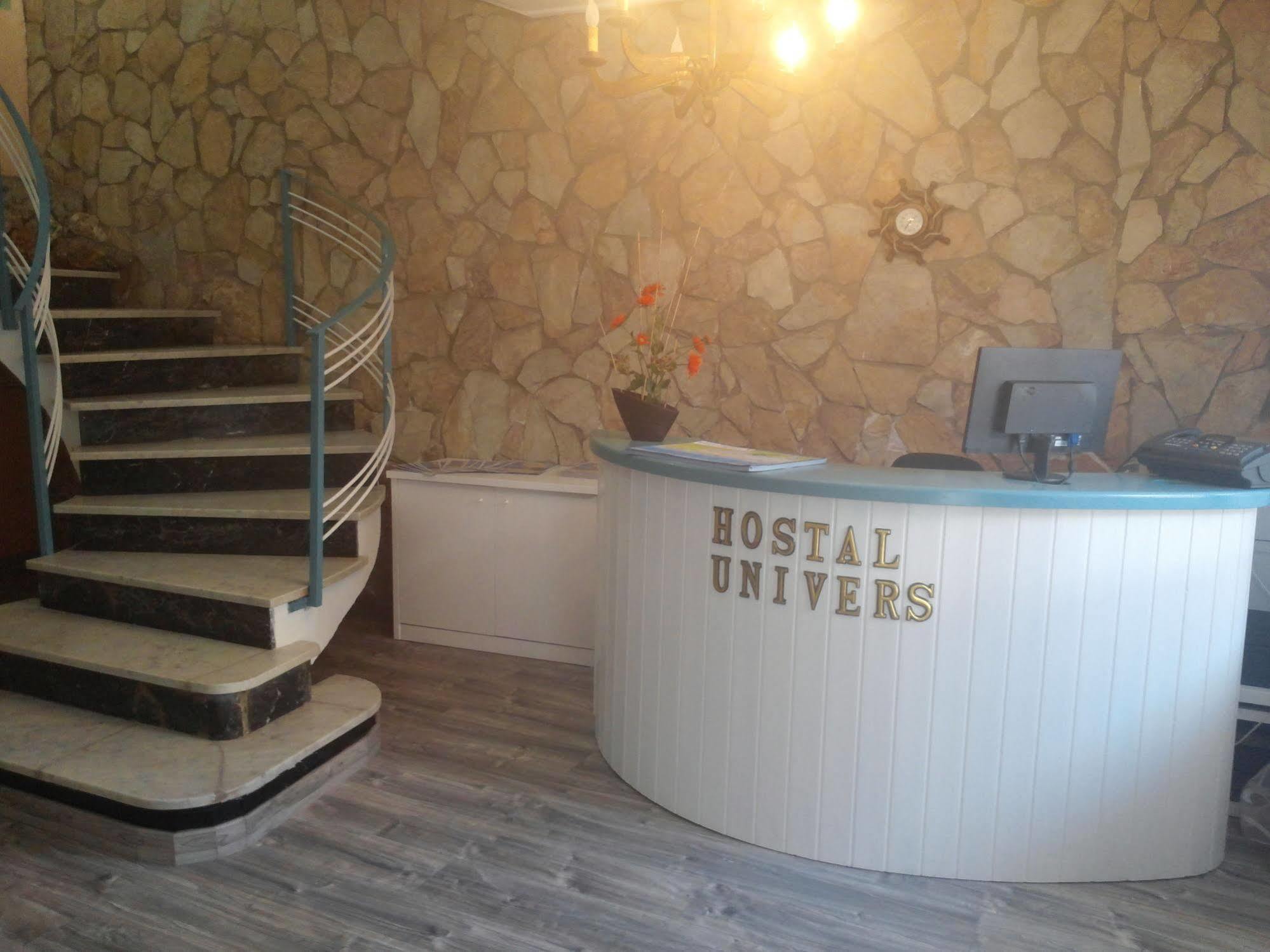 Hostal Univers Calella Extérieur photo