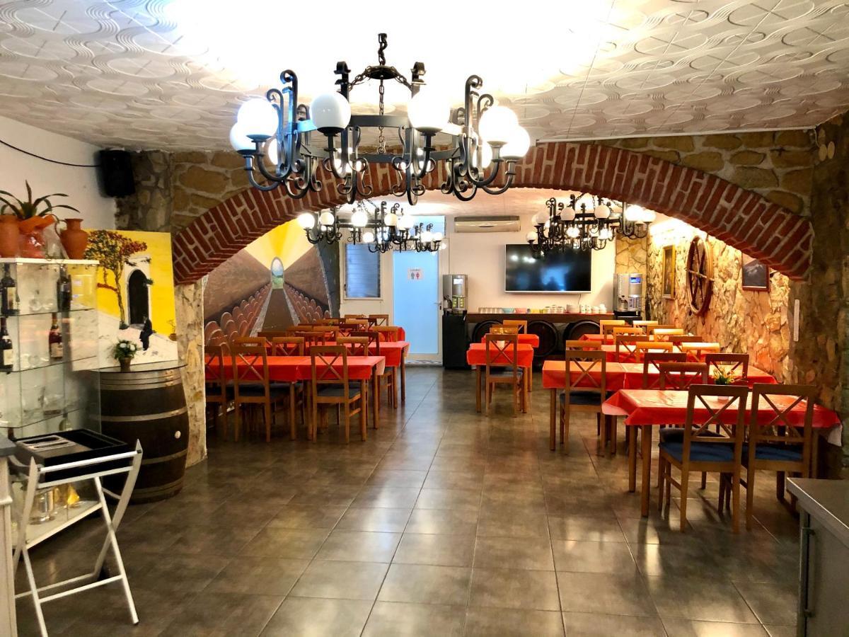 Hostal Univers Calella Extérieur photo